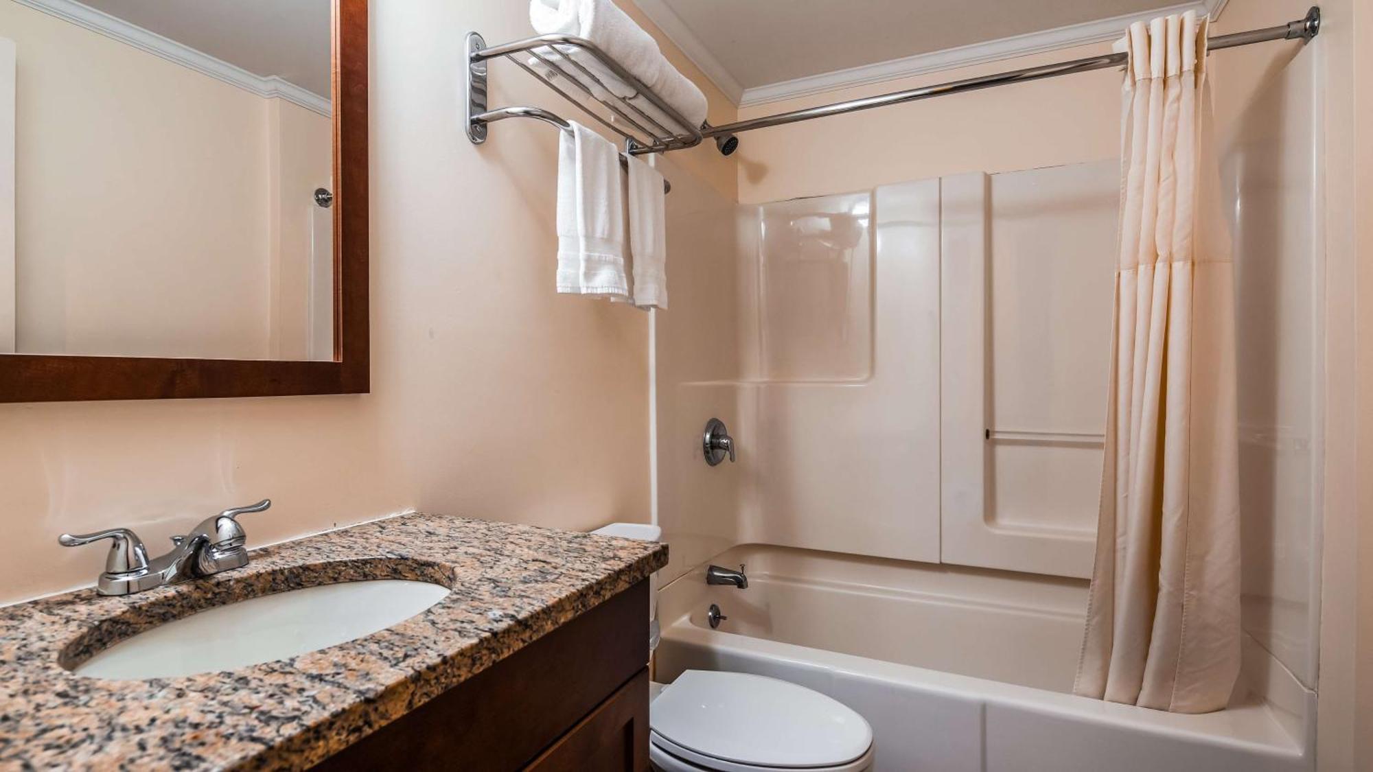 Best Western Adams Inn Quincy-Boston Экстерьер фото